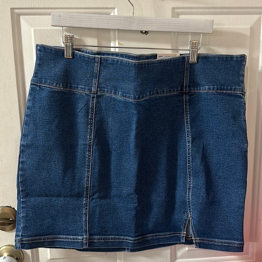 SO HIGH RISE DENIM MINI SKIRT: FRONT SLIT: NWT: SZ 18